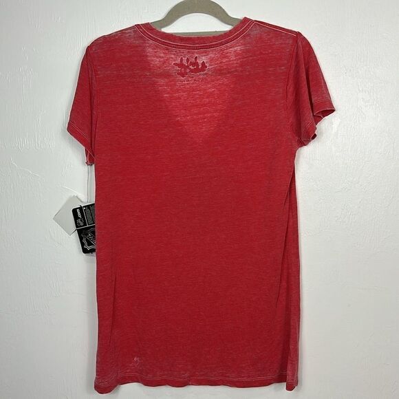 Touch By Alyssa Milano Chicago Blackhawks Red Distressed Logo T-Shirt Size 2XL - Picture 2 of 7
